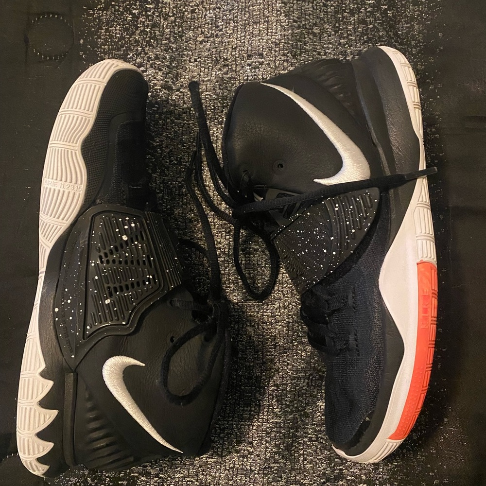 Nike Kyrie basketball black shoes size 7